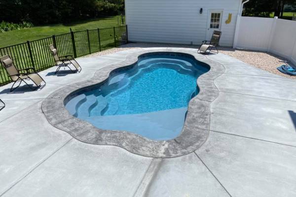 billabong-splash-fiberglass-pool-for-sale-600x400-1.jpg